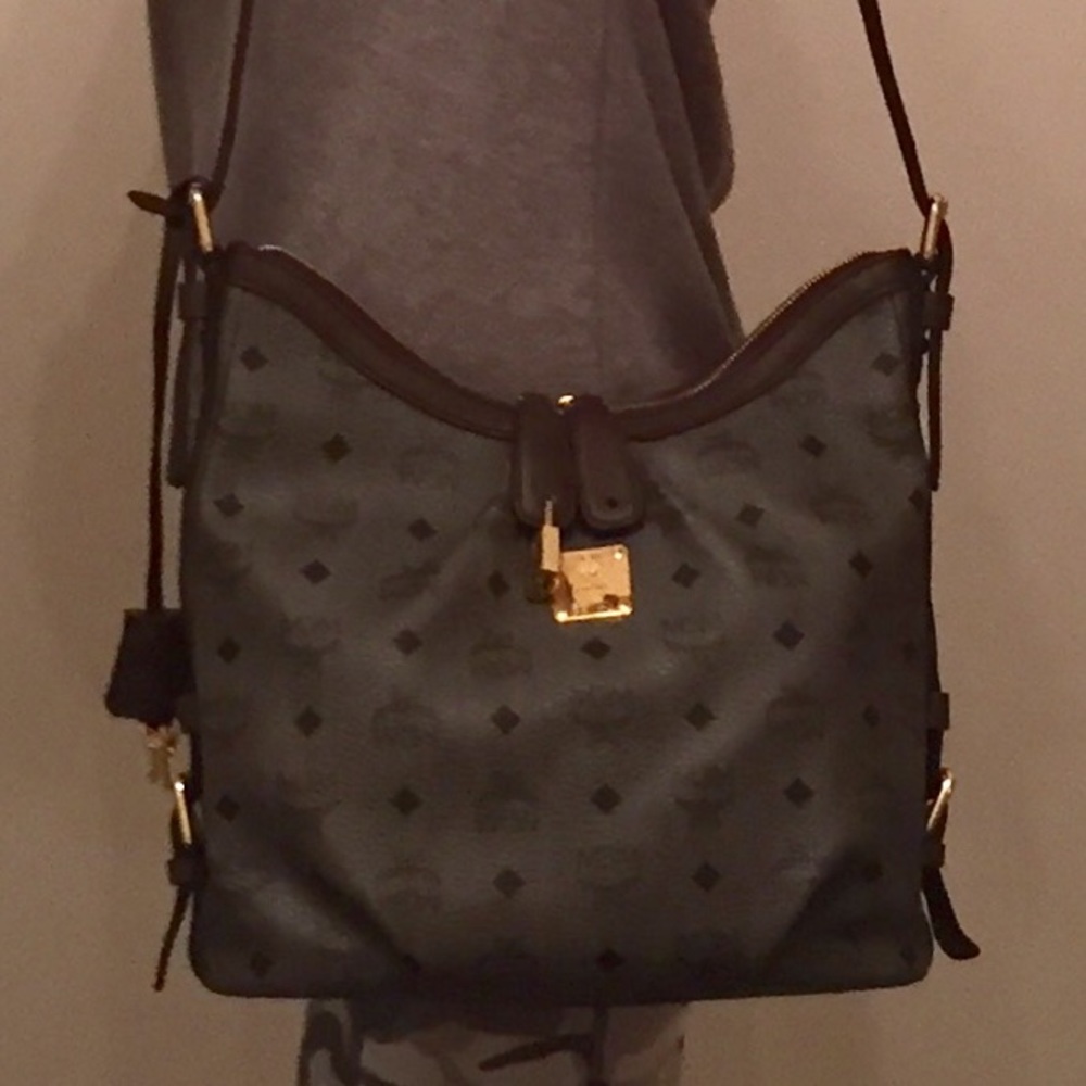SOLD 🔐MCM🔐Locking Handbag - Picture 15 of 15